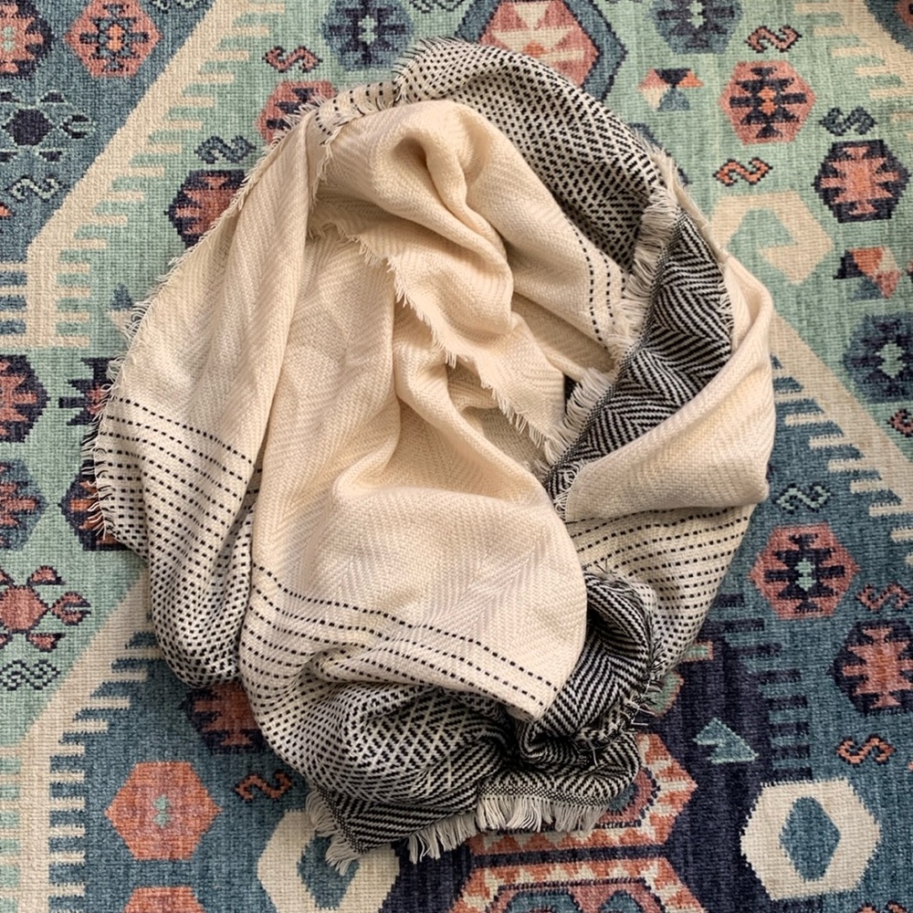 Old Navy blanket scarf